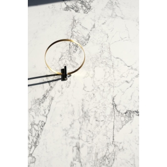 Fliese Sant Agostino Trumarmi in der Farbe Arabescato verlegt unter einem Ring