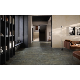 Fliese Sant Agostino Unionstone 2 in der Farbe Serpentino verlegt in einem Wohnzimmer