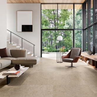 Fliese Sant Agostino Unionstone in der Farbe Jura Stone verlegt in einem Wohnzimmer