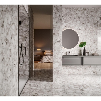 Fliese Sant Agostino Venistone in der Farbe Grey verlegt in einem Badezimmer