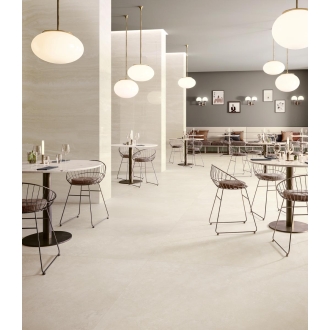 Fliese Sant Agostino Via Appia in der Farbe Ivory Cross verlegt in einem Restaurant