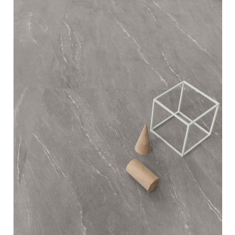 Fliese Sant Agostino Waystone in der Farbe Grey verlegt unter einem Würfel