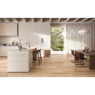 Fliese Sant Agostino Yorkwood in der Farbe Natural verlegt in einem Wohnzimmer